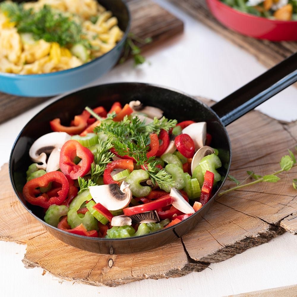 Chảo Riess Classic 0447-020 16cm Red Tay Cầm Sắt Có Móc Treo